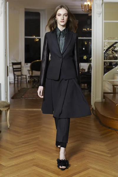 Look 3